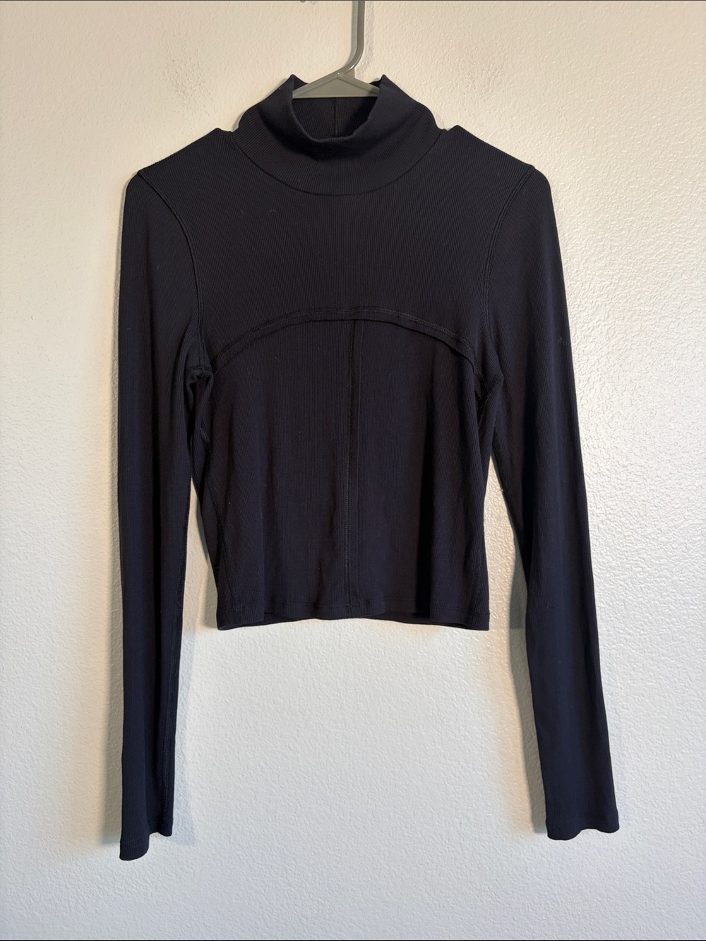 Wilfred Free Ribbed Seam Front Turtleneck Long Sleeve in Black - M